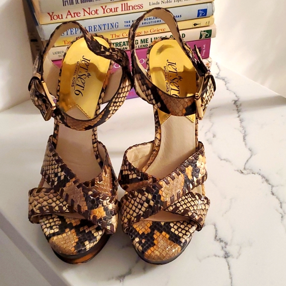 Michael Kors The Jetset 6 Heels